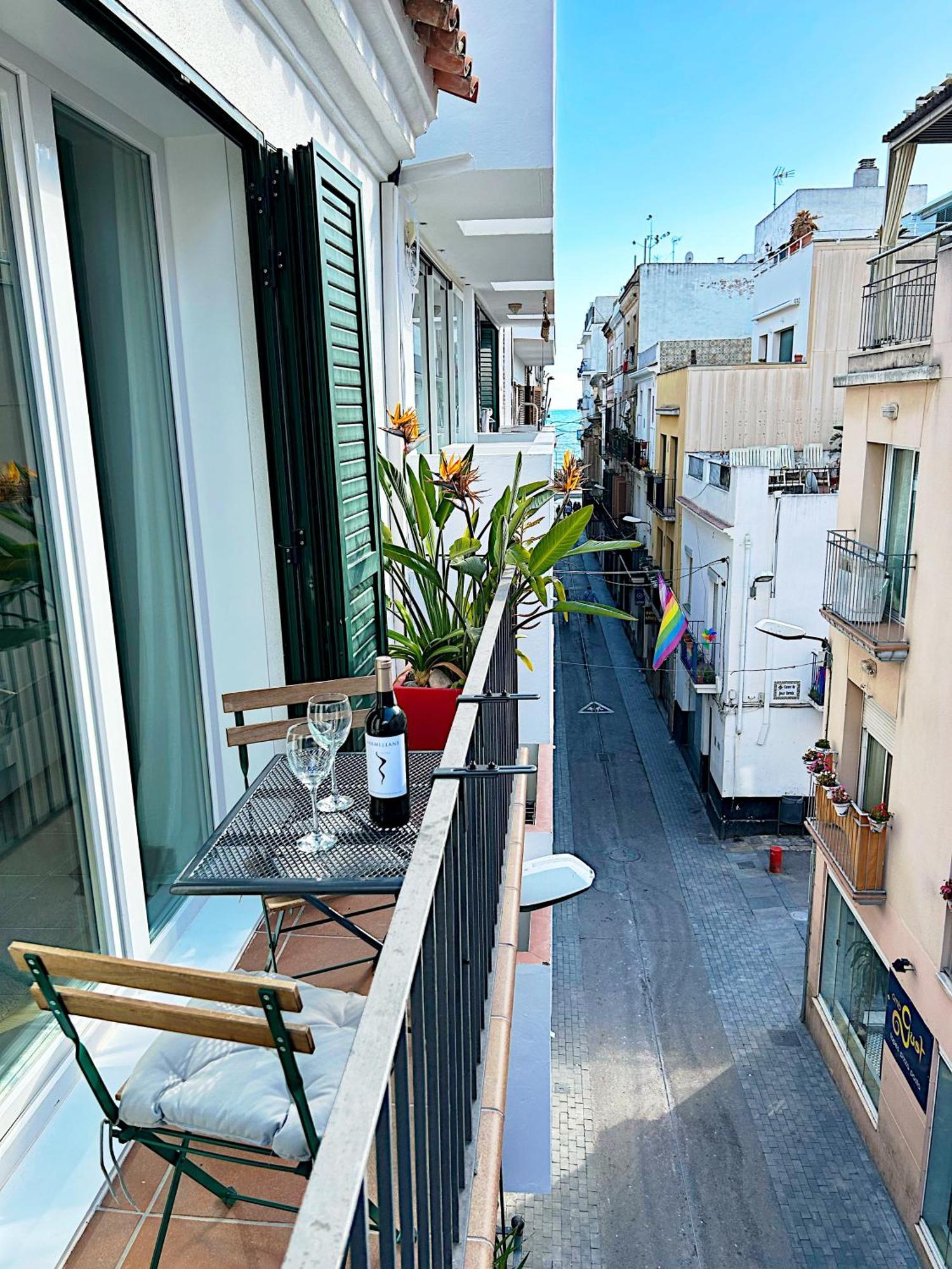 Abbott Apartment - 1 Min From The Beach - 100M2 - Sleeps 8 Sitges Zewnętrze zdjęcie